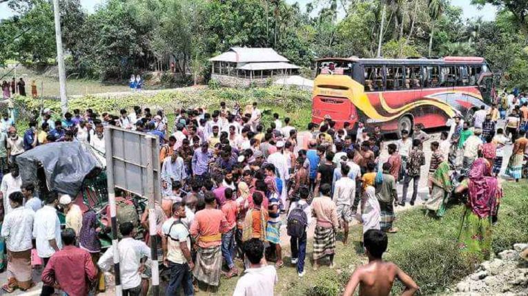 **মধুপুরে বাসচাপায় দশম শ্রেণির শিক্ষার্থী নিহত, আহত ১