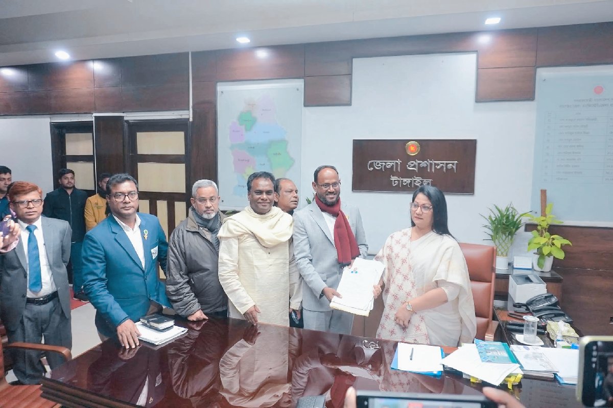 টাঙ্গাইল-৫ আসনে বিএনপির মনোনয়নপত্র জমা দিলেন সুলতান সালাউদ্দিন টুকু