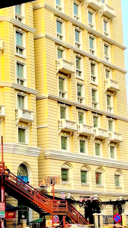 লন্ডন স্টাইলে দৃষ্টিনন্দন ভবন, বাংলামোটর।