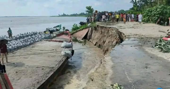 যমুনার ভয়াল ভাঙনে টাঙ্গাইলে আতঙ্ক নদীগর্ভে মহাসড়কের অংশ ও বসতবাড়ি