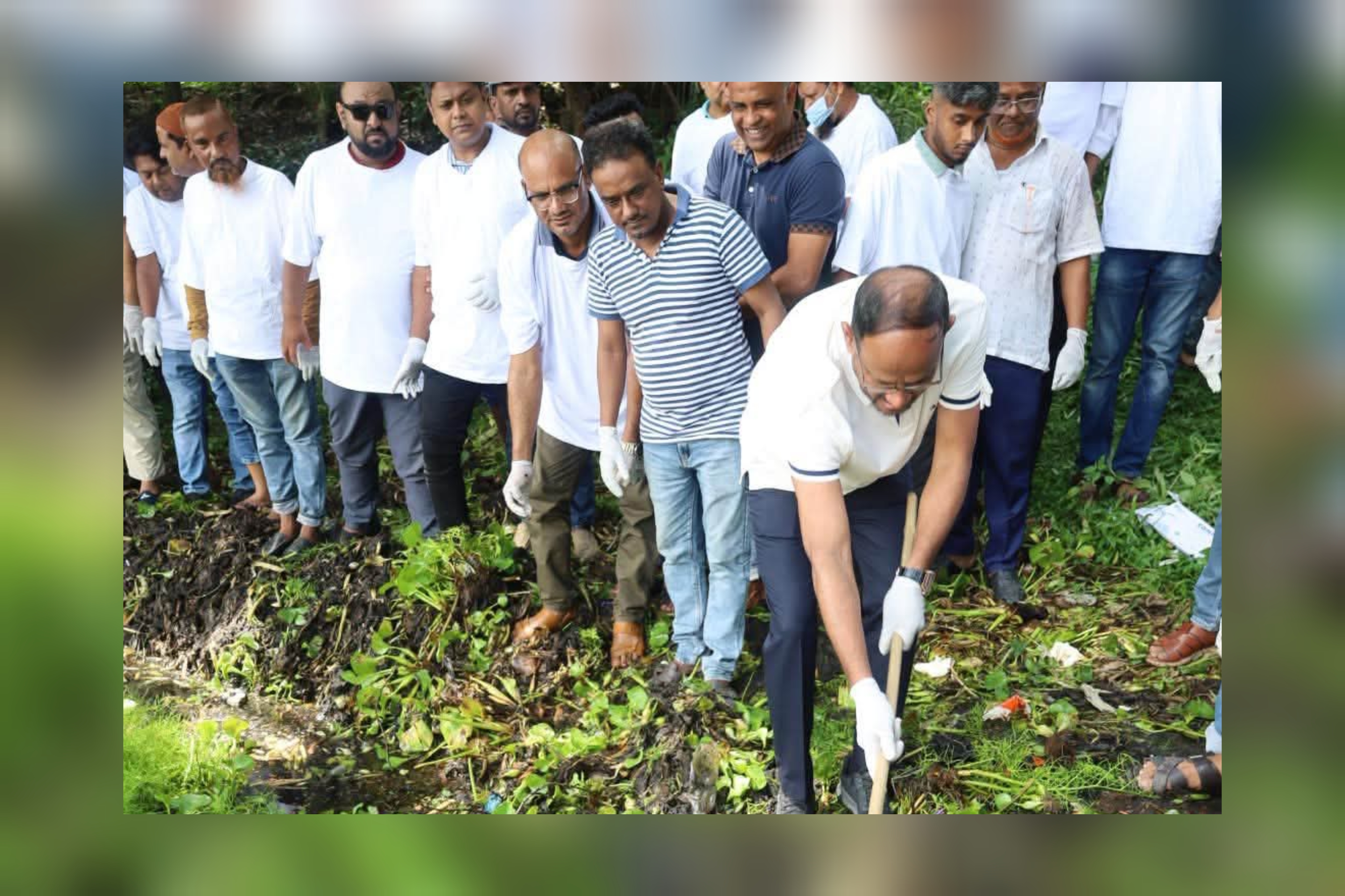 ডিসি লেক পরিচ্ছন্নতা কর্মসূচির উদ্বোধন করলেন প্রতিমন্ত্রী সুলতান সালাউদ্দিন টুকু