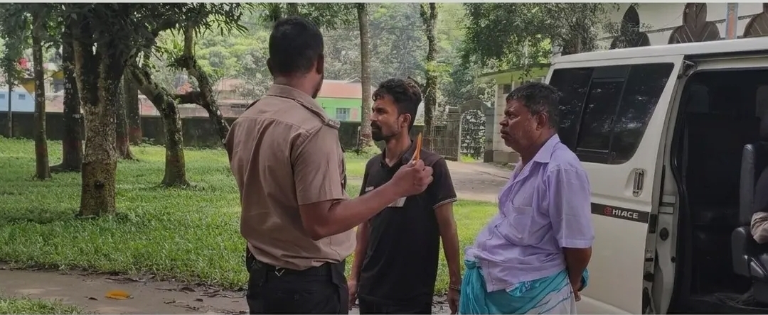 গোপালপুরে যৌথ অভিযানে বাবা-ছেলের কারাদণ্ড ও অর্থদণ্ড, এলাকায় চাঞ্চল্য