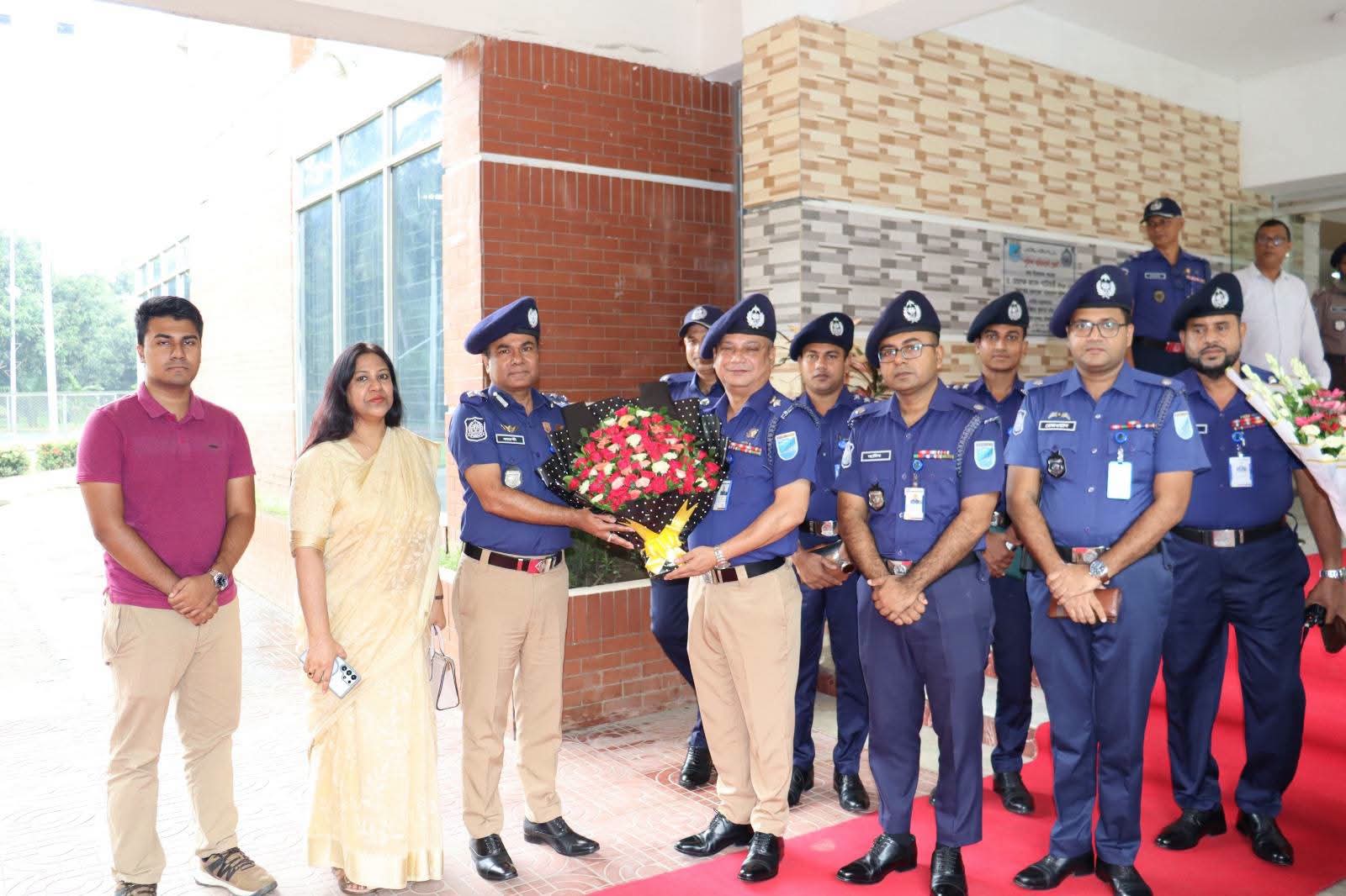 টাঙ্গাইল ট্রাফিক অফিসের বার্ষিক পরিদর্শন করলেন ঢাকা রেঞ্জের অ্যাডিশনাল ডিআইজি