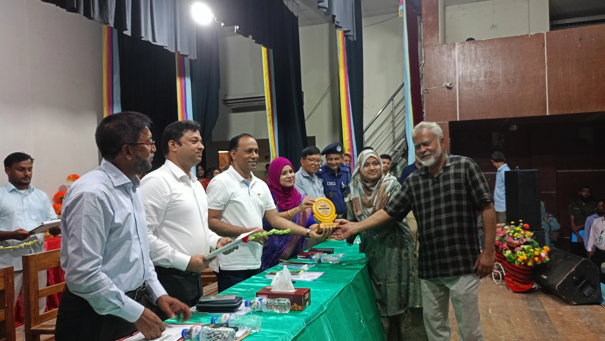 কৃতী শিক্ষার্থীদের সংবর্ধনায় কায়সার কামাল: ‘কাজের মাধ্যমে নিজেকে প্রমাণ করতে চাই।