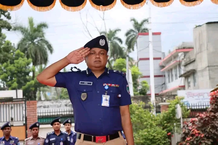 খুলনা জেলার  নবাগত দায়িত্বপ্রাপ্ত  পুলিশ সুপার সরকার ওমর ফারুক