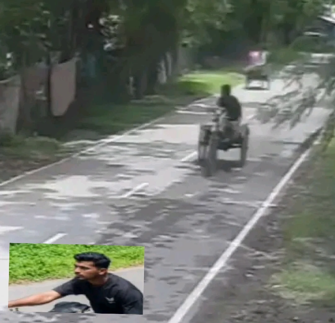 বটিয়াঘাটায় প্রকাশ্য দিবালোকে চার্জার ভ্যান চুরি, সিসিটিভিতে ধরা পড়ল সন্দেহভাজন