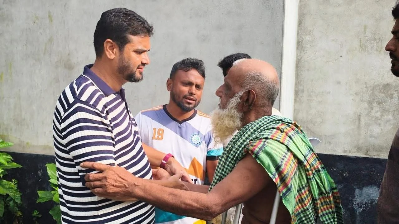 সাদিপুরে পঞ্চম দিনের গণসংযোগে ইমদাদ, নাগরিক সমস্যা সমাধানের প্রতিশ্রুতি