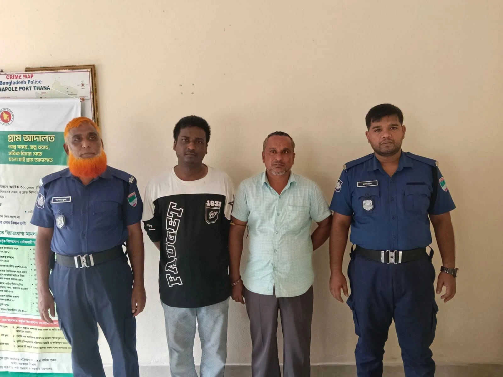 বেনাপোলে ভ্যান চুরির চেষ্টা, দুইজনকে আটক করে পুলিশে দিল স্থানীয়রা
