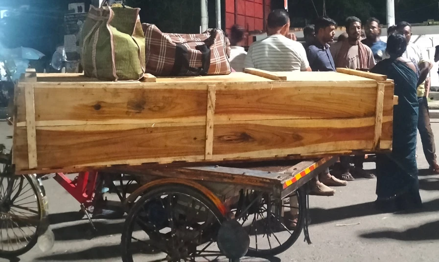 বেনাপোলে স্ট্রোক করে ভারতীয় নাগরিকের মৃত্যু, দূতাবাসের ছাড়পত্রে মরদেহ নিয়ে দেশে ফিরলেন স্ত্রী