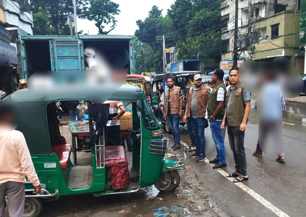 অপরাধ নিয়ন্ত্রণে টাঙ্গাইলে ডিবি (দক্ষিণ) পুলিশের বিশেষ অভিযান