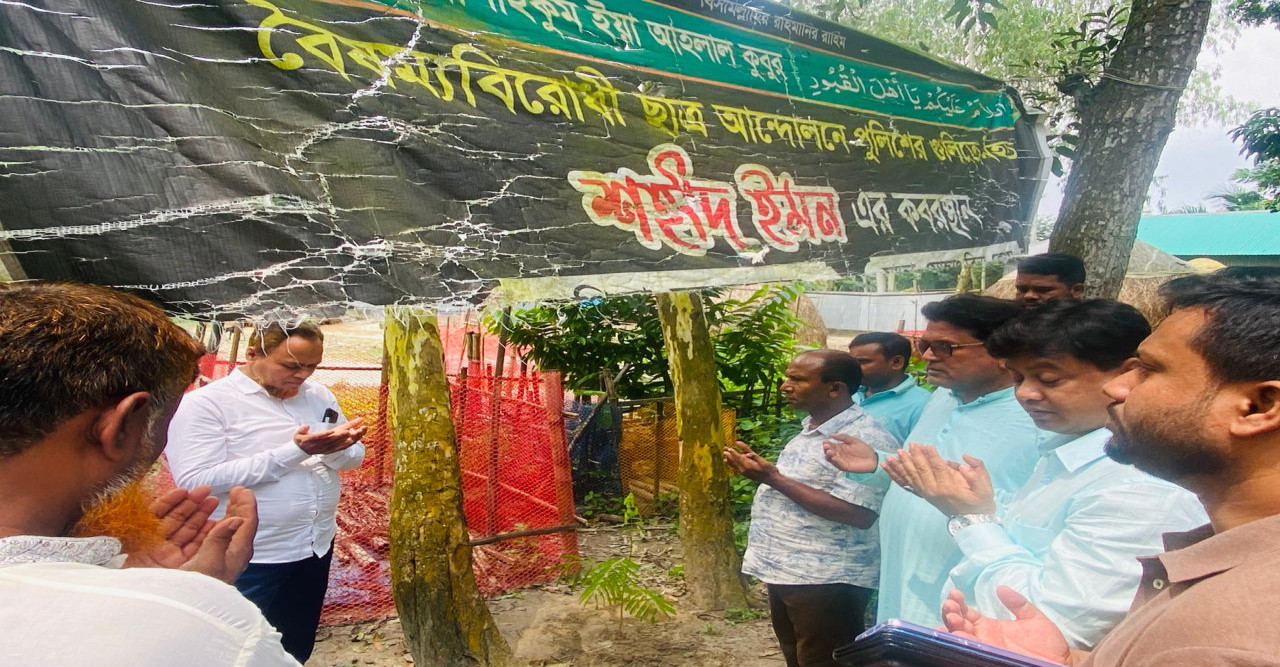 গোপালপুরে শহীদদের স্মরণে ‘এক শহীদ, এক বৃক্ষ’ কর্মসূচি পালিত