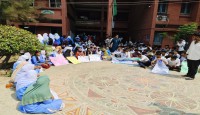 নোয়াখালীতে ক্লাস-পরীক্ষা বর্জন করে কৃষি ইনস্টিটিউটের শিক্ষার্থীদের অবস্থান কর্মসূচি